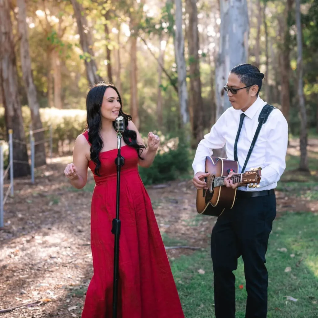 LA Acoustic Duo 4