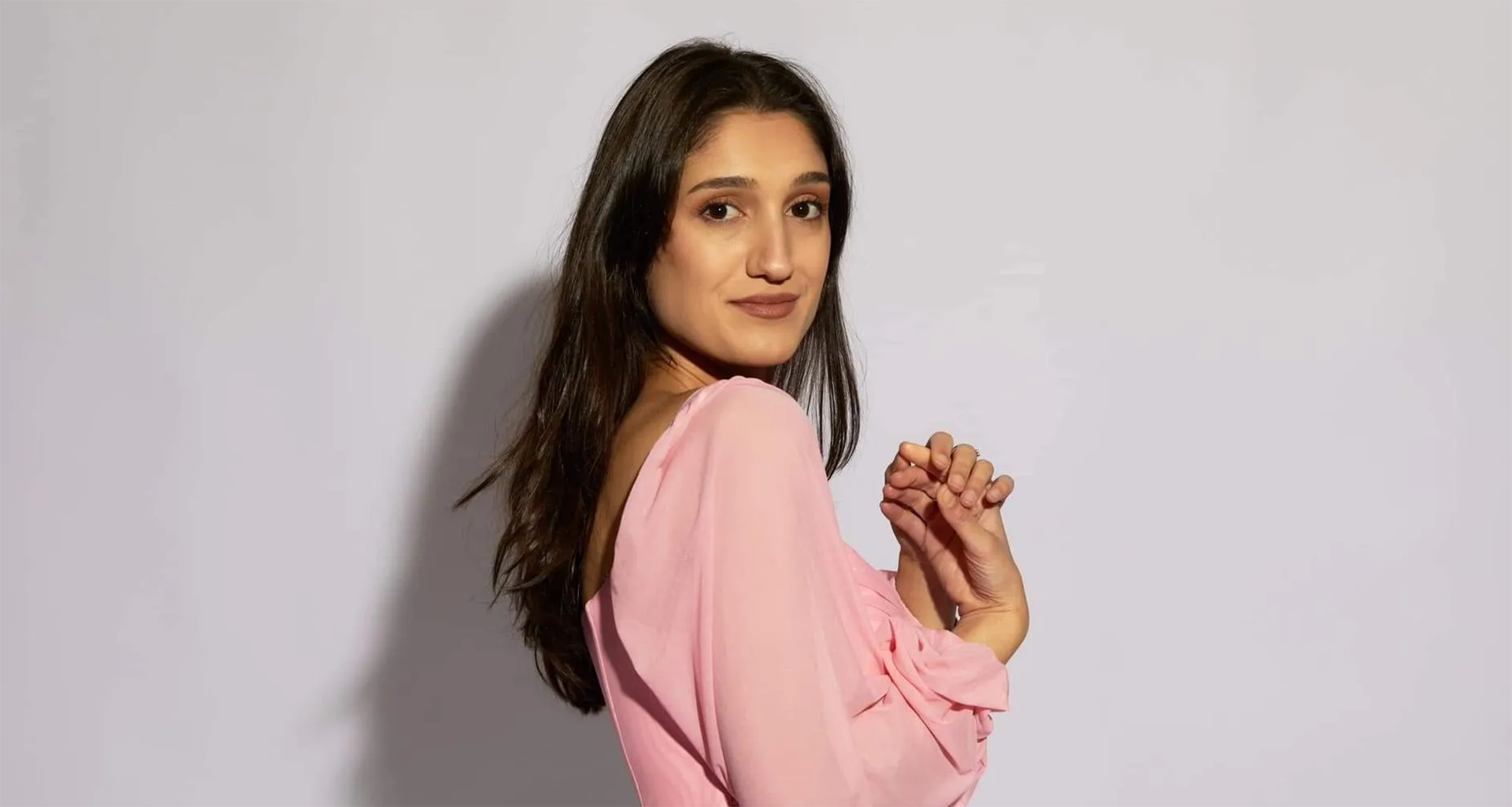 Mia - Hero