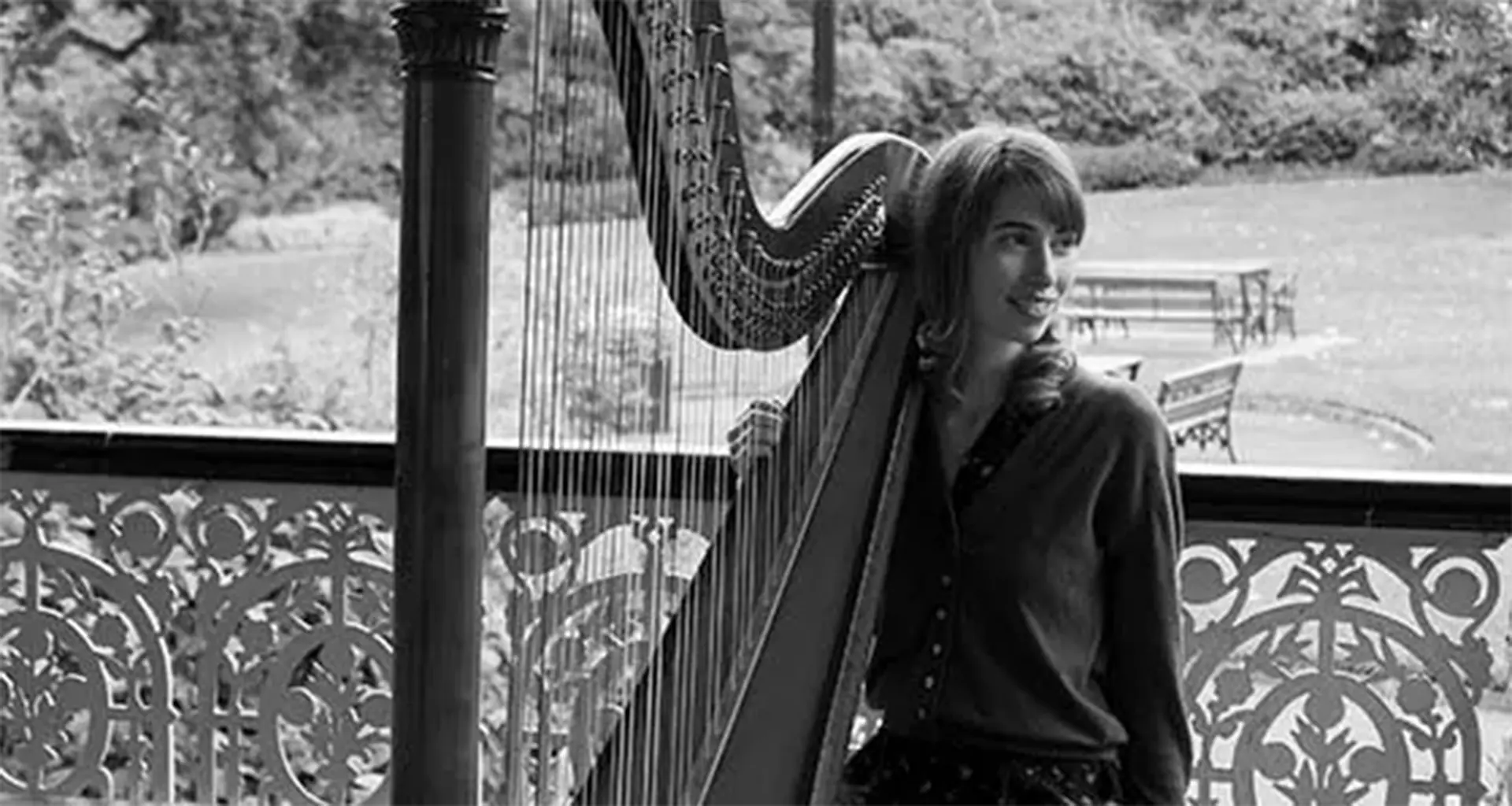 Michelle Doyle Harpist - Hero
