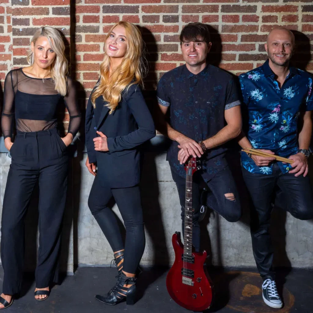 The Social Set 4